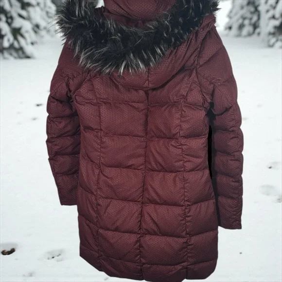The North Face Women's Maroon Puffer Jacket with Faux Fur - Picture 9 of 11